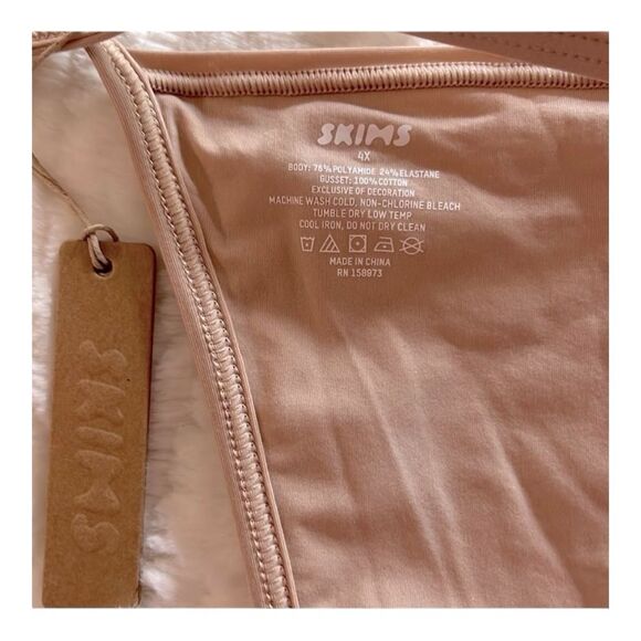 Skims PLUS Beige G-string Panties Sz 4X - Picture 3 of 4